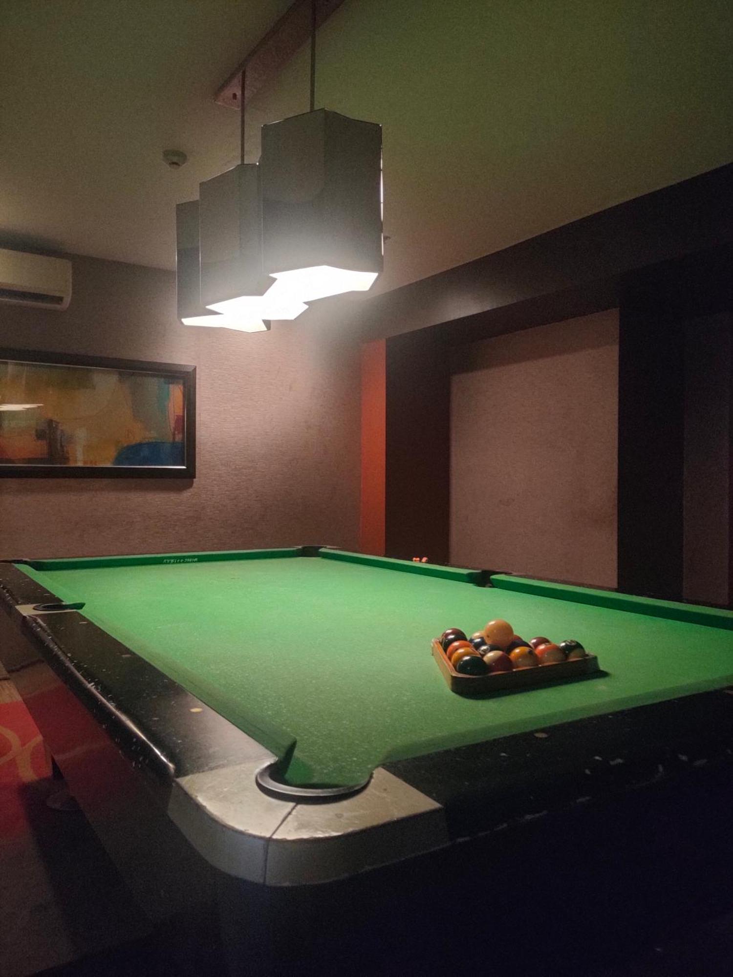 Bay Garden Club And Residences Pasay Esterno foto